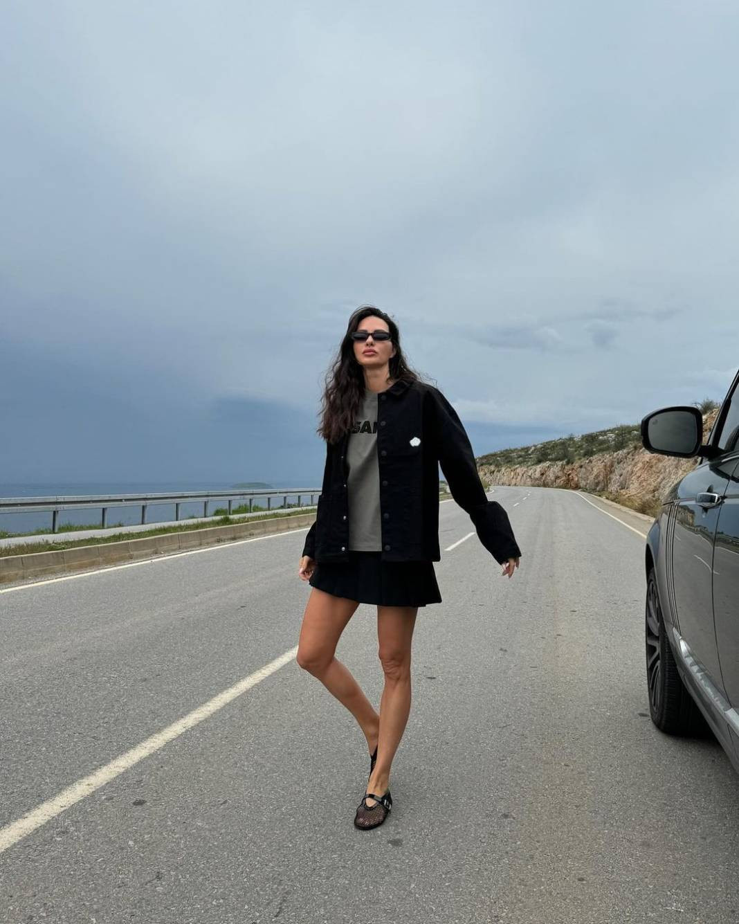 Tuncay Özilhan’ın gelini yol paylaşımı yaptı. Araba sürerken verdiği poz tık rekoru kırdı - Resim: 3